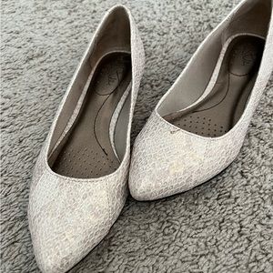 Life stride soft system flats